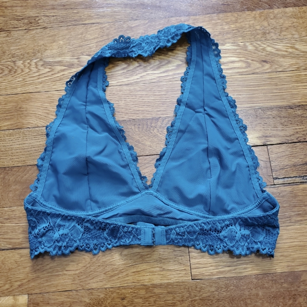 Boutique Brand (NWOT) Blue/Teal Lace Floral Print Bralette - Picture 2 of 3